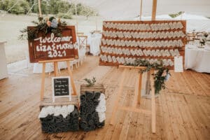 Wedding bordeaux décor mariage juif seating plan welcome board israel mcreationevents